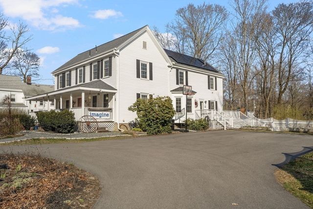 215 South St, Wrentham, MA 02093