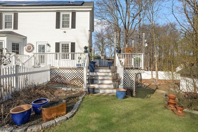 215 South St, Wrentham, MA 02093