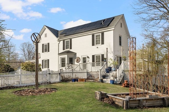 215 South St, Wrentham, MA 02093