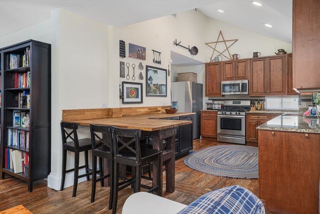 215 South St, Wrentham, MA 02093