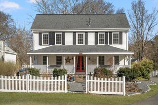 215 South St, Wrentham, MA 02093