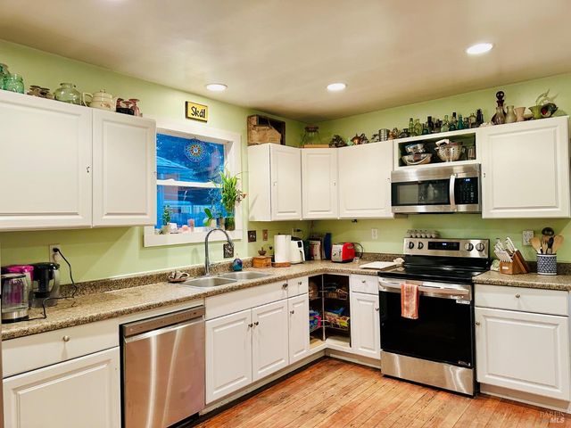 108 Pierson St, Santa Rosa, CA 95401