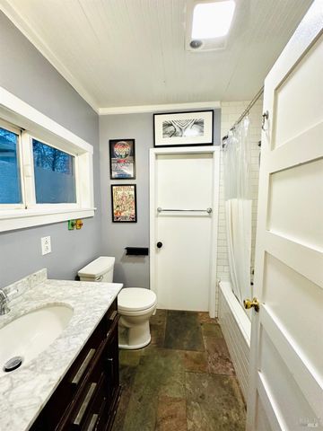 108 Pierson St, Santa Rosa, CA 95401