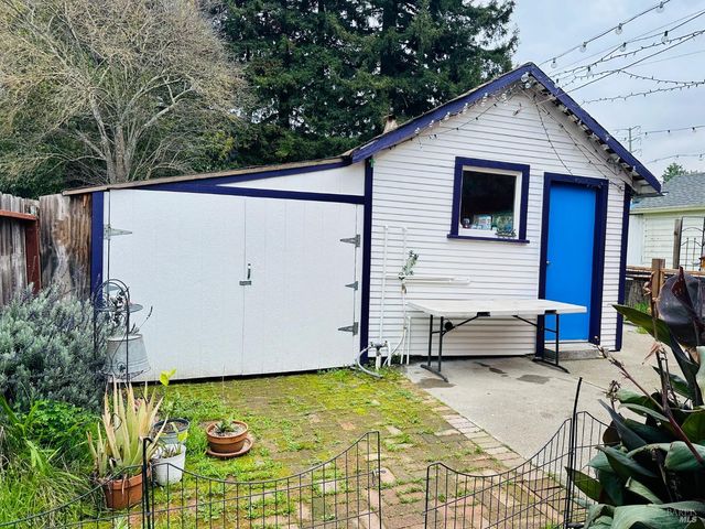 108 Pierson St, Santa Rosa, CA 95401