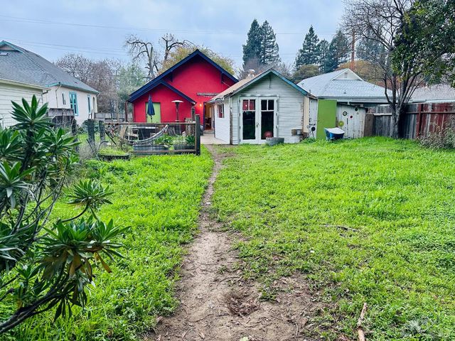 108 Pierson St, Santa Rosa, CA 95401