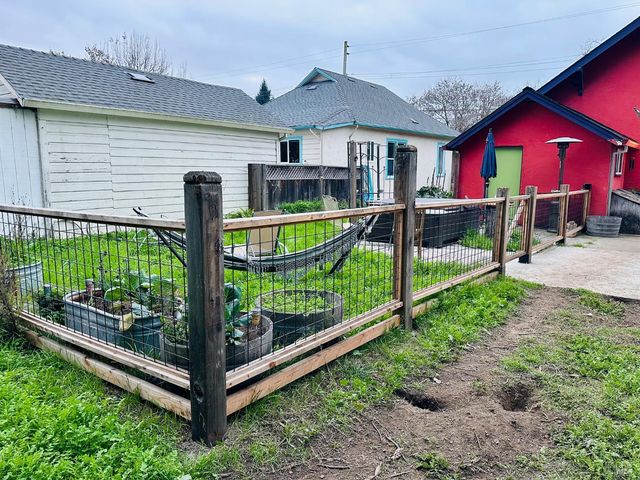 108 Pierson St, Santa Rosa, CA 95401