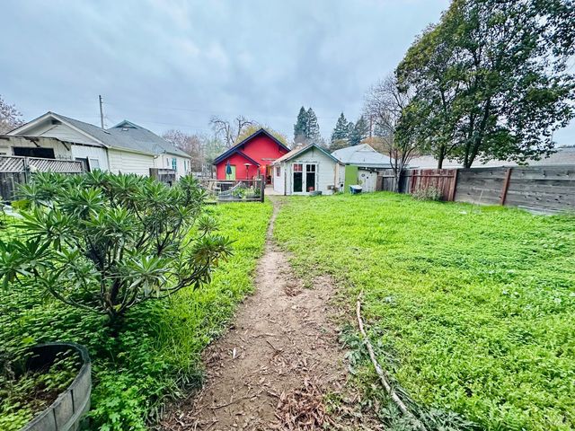 108 Pierson St, Santa Rosa, CA 95401