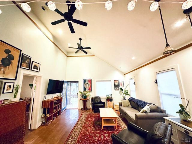 108 Pierson St, Santa Rosa, CA 95401