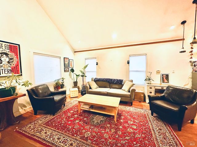 108 Pierson St, Santa Rosa, CA 95401