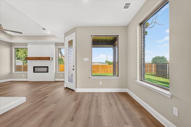 213 S Atwood Street, Boyd, TX 76023