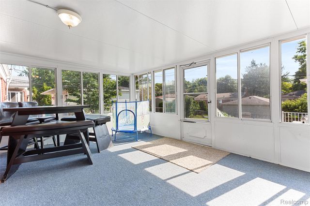 23020 Farmington Road, Farmington, MI 48336
