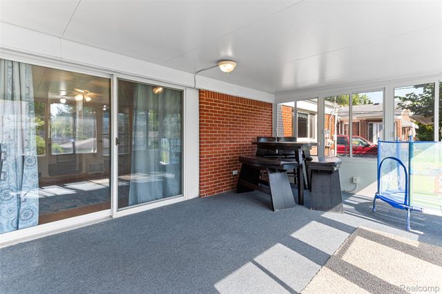 23020 Farmington Road, Farmington, MI 48336