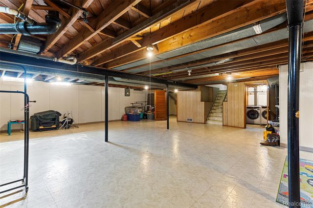 23020 Farmington Road, Farmington, MI 48336