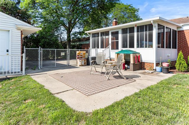 23020 Farmington Road, Farmington, MI 48336