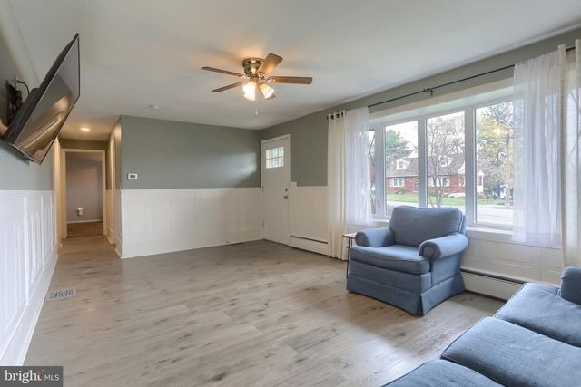 406 WILSHIRE DR, Cleona, PA 17042