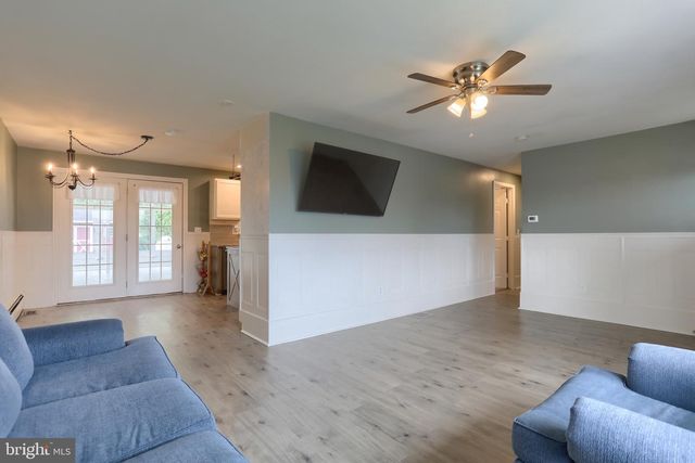 406 WILSHIRE DR, Cleona, PA 17042