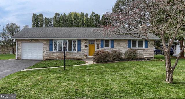 406 WILSHIRE DR, Cleona, PA 17042