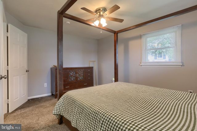 406 WILSHIRE DR, Cleona, PA 17042