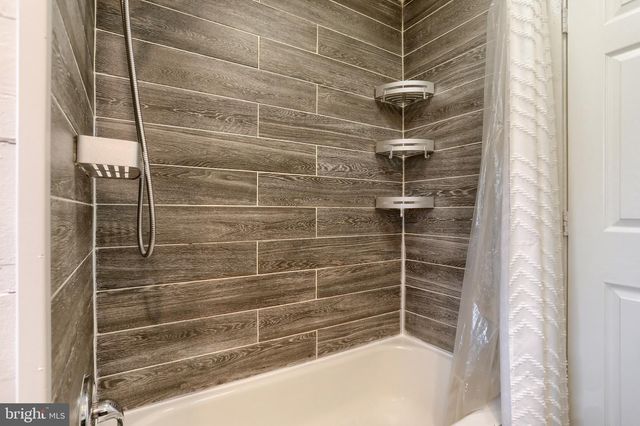 406 WILSHIRE DR, Cleona, PA 17042