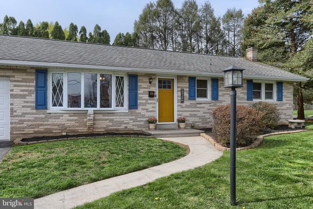 406 WILSHIRE DR, Cleona, PA 17042