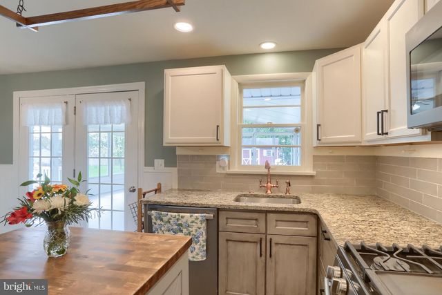 406 WILSHIRE DR, Cleona, PA 17042