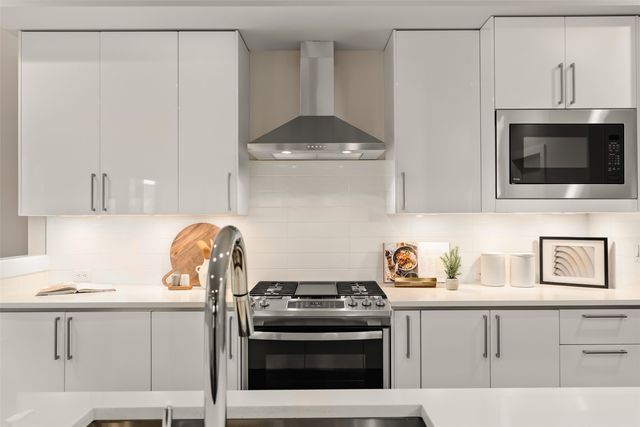 33475 Three Lakes Lane, Black Diamond, WA 98010