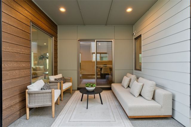 33475 Three Lakes Lane, Black Diamond, WA 98010