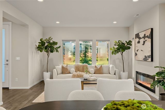 33475 Three Lakes Lane, Black Diamond, WA 98010