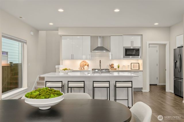 33475 Three Lakes Lane, Black Diamond, WA 98010