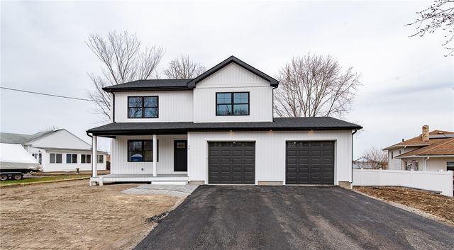 74 Woodside Street, Cranston, RI 02920