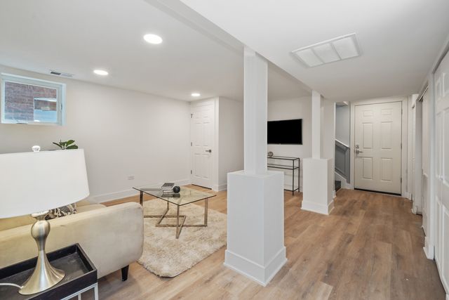 617 S Lombard Avenue, Oak Park, IL 60302