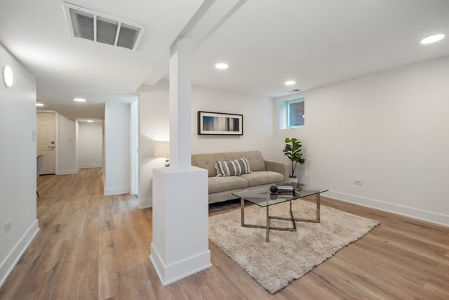 617 S Lombard Avenue, Oak Park, IL 60302