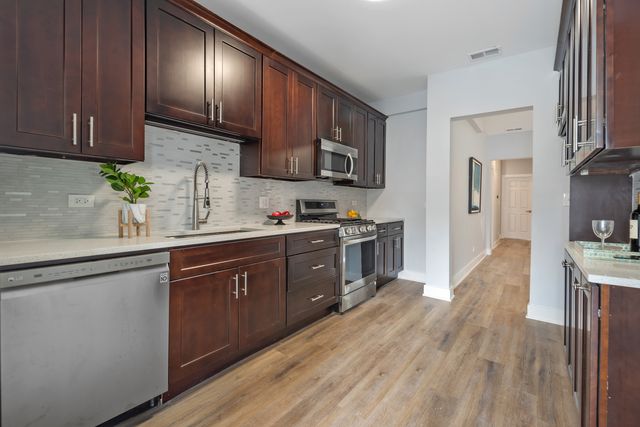 617 S Lombard Avenue, Oak Park, IL 60302