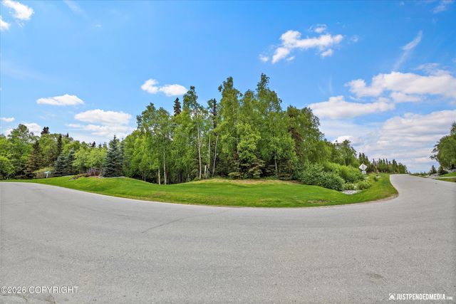 000 Heritage Heights Drive, Anchorage, AK 99516