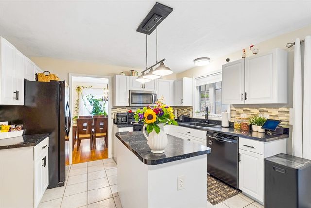 45 Braeburn Rd, Boston, MA 02136