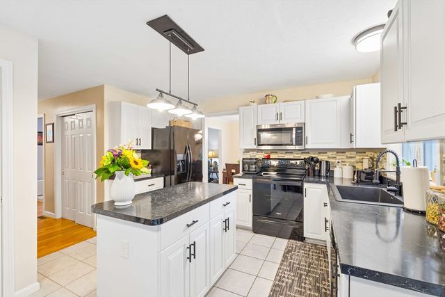45 Braeburn Rd, Boston, MA 02136