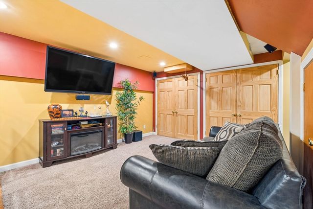 45 Braeburn Rd, Boston, MA 02136