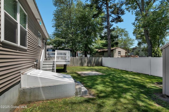 9 Sebring Avenue, Colonie, NY 12205