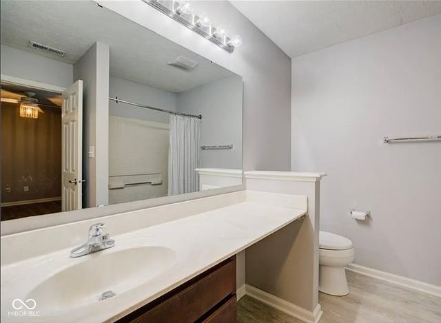 11475 Clay Court 100, Fishers, IN 46037