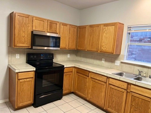 2053 Meadow Park Drive, Princeton, TX 75407
