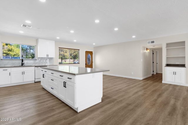 2409 E Inglewood Street, Mesa, AZ 85213