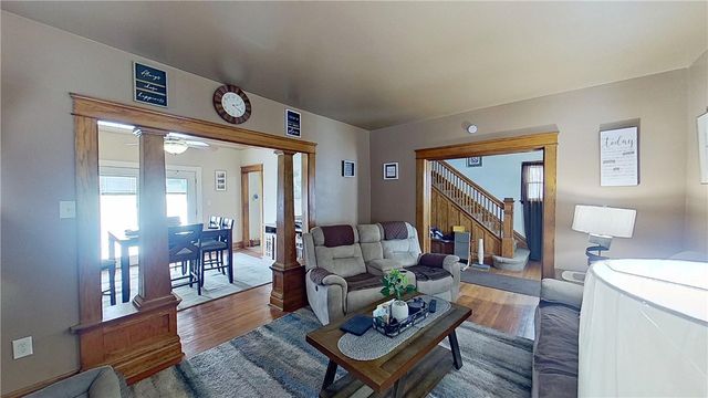 910 Temple Ave, New Castle, PA 16101