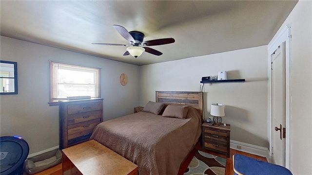 910 Temple Ave, New Castle, PA 16101