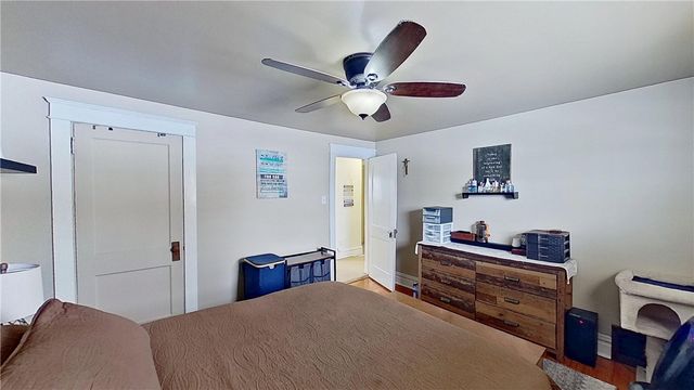 910 Temple Ave, New Castle, PA 16101