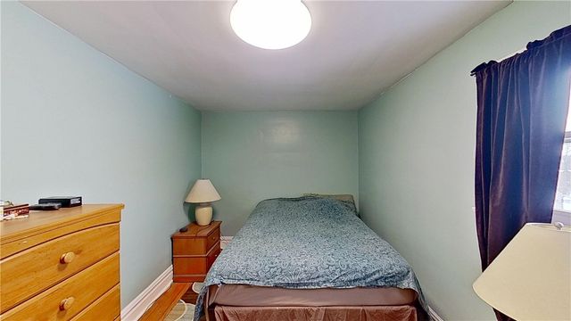 910 Temple Ave, New Castle, PA 16101