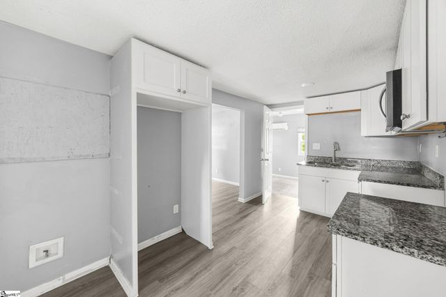100 Basin Drive, Boiling Springs, SC 29316