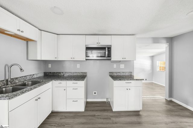 100 Basin Drive, Boiling Springs, SC 29316