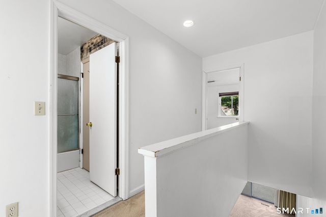 33 Deer Run 33, Bethel, CT 06801