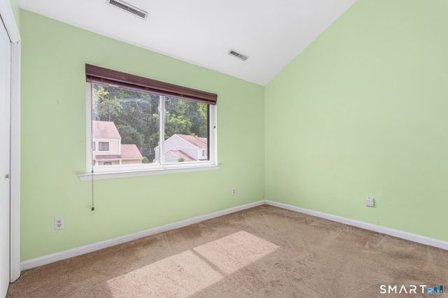 33 Deer Run 33, Bethel, CT 06801