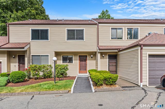 33 Deer Run 33, Bethel, CT 06801